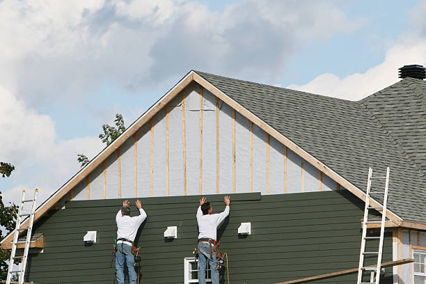 Professional Emergency Siding Repair technician working in New London, OH